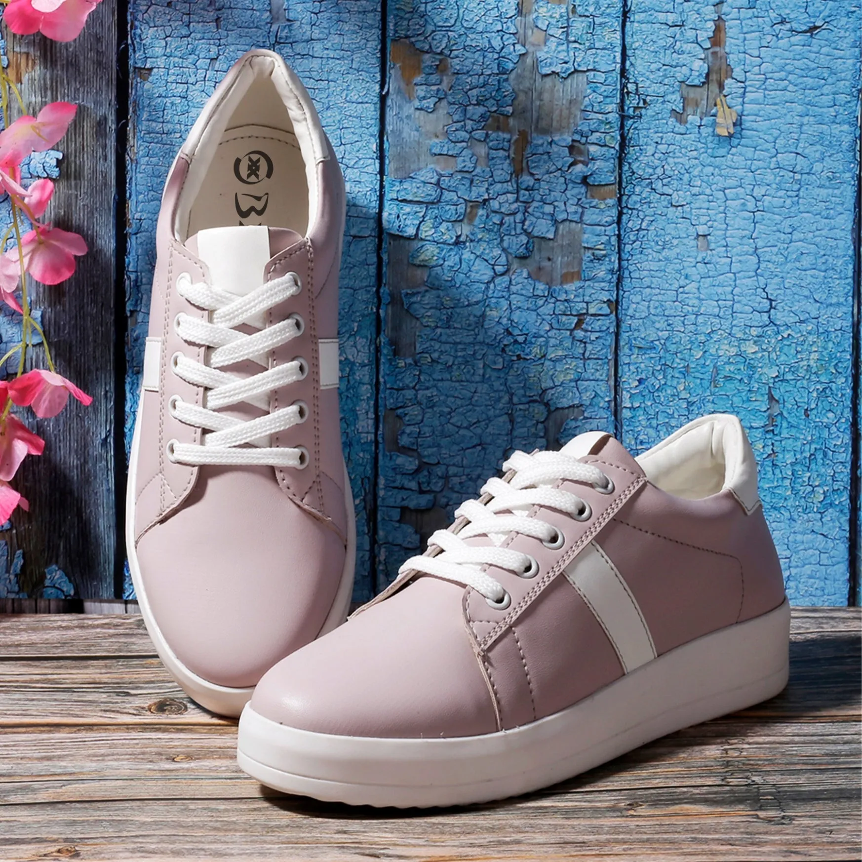 Bxxy Women's Faux Leather Casual Sneakers